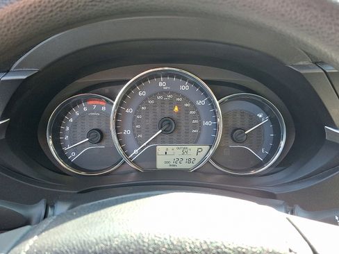 Used 2014 Toyota Corolla LE image 24