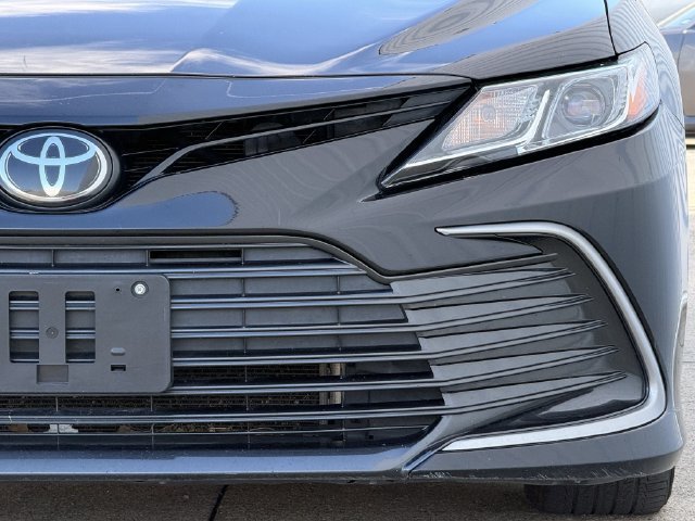 Used 2023 Toyota Camry LE w/ Convenience Package FWD image 4