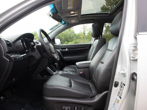 Used 2013 Kia Sorento SX w/ SX Premium Pkg FWD image 23