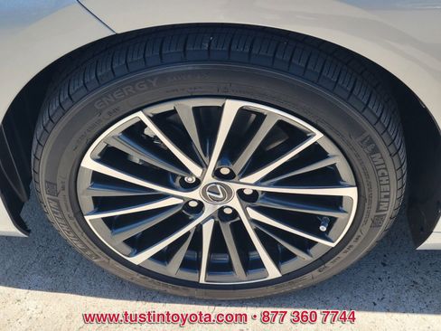 Used 2024 Lexus ES 350 w/ Accessory Package (Z1) FWD image 9