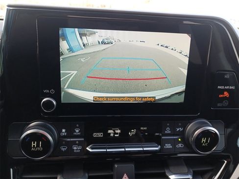 Used 2023 Toyota Highlander L image 21
