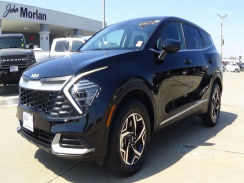 Used 2025 Kia Sportage LX AWD/4WD image 2