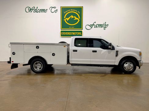 Used 2021 Ford F350 XLT image 2