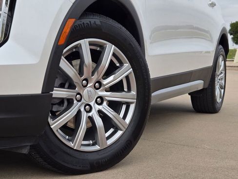 Used 2023 Cadillac XT4 Premium Luxury w/ Driver Assist Package image 8