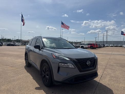 Certified 2023 Nissan Rogue SV w/ SV Premium B Package FWD image 2