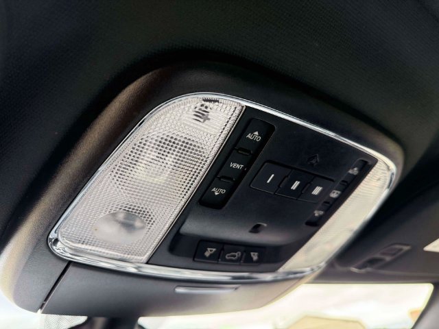 Used 2018 Jeep Grand Cherokee Limited AWD/4WD image 33