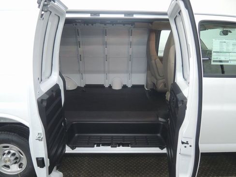 New 2026 Chevrolet Express 2500 w/ Driver Convenience Package image 28