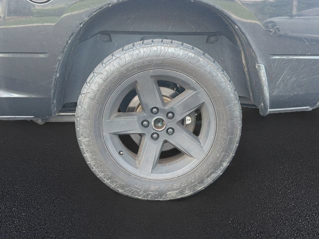 Used 2016 RAM 1500 Express RWD image 9