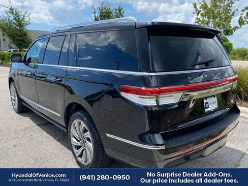 Used 2022 Lincoln Navigator L Reserve AWD/4WD image 11