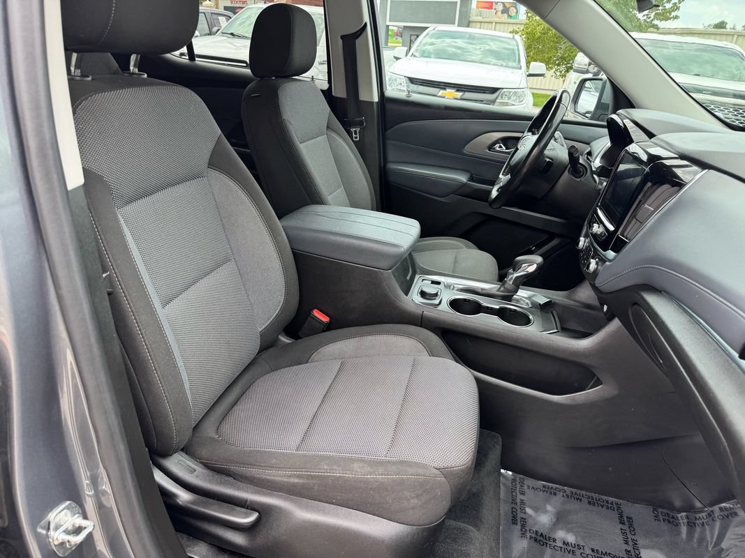 Used 2021 Chevrolet Traverse LT FWD image 21