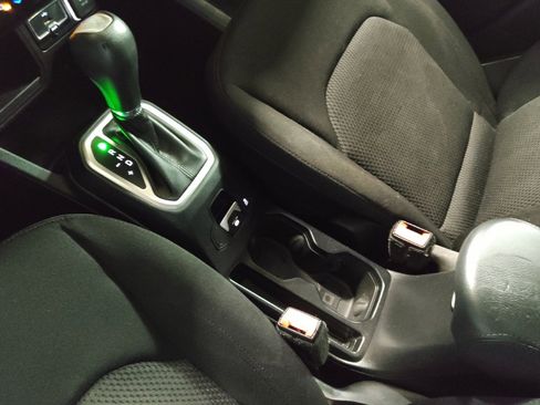 Used 2019 Jeep Renegade Altitude w/ Quick Order Package 2XM image 26