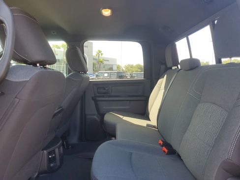 Used 2024 RAM 2500 Tradesman w/ Chrome Appearance Group AWD/4WD image 12