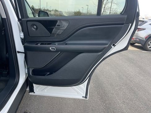 Used 2025 Lincoln Aviator AWD w/ Jet Appearance Package image 21