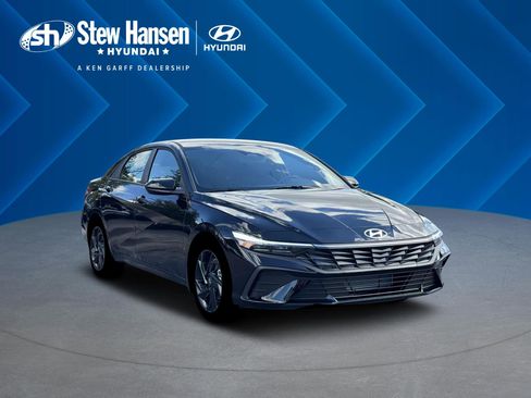 New 2026 Hyundai Elantra Sport FWD image 12