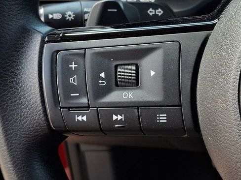 Used 2022 Nissan Rogue SV AWD/4WD image 19