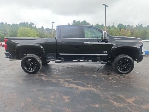 Used 2024 Chevrolet Silverado 2500 High Country AWD/4WD image 6