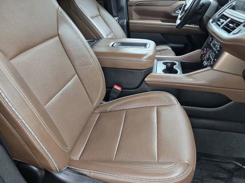 Used 2024 Chevrolet Suburban High Country w/ Advanced Technology Package AWD/4WD image 12