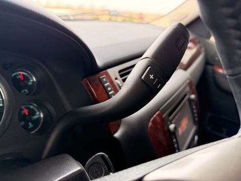 Used 2013 Chevrolet Tahoe LT image 12