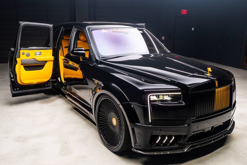 Used 2025 Rolls-Royce Cullinan AWD/4WD image 14