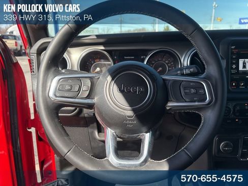 Used 2022 Jeep Wrangler Unlimited Sahara w/ Cold Weather Group image 18