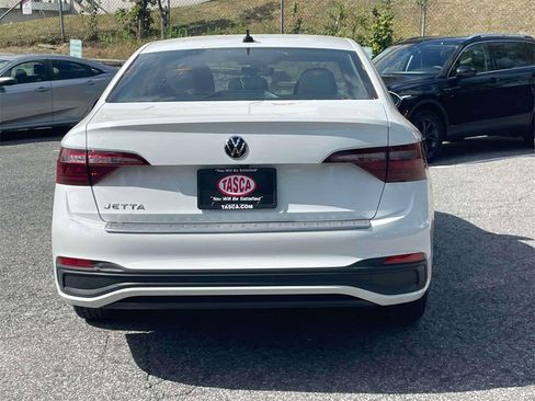 Used 2022 Volkswagen Jetta S image 7