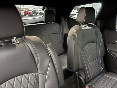 Used 2024 Buick Enclave Avenir w/ Avenir Technology Package image 13