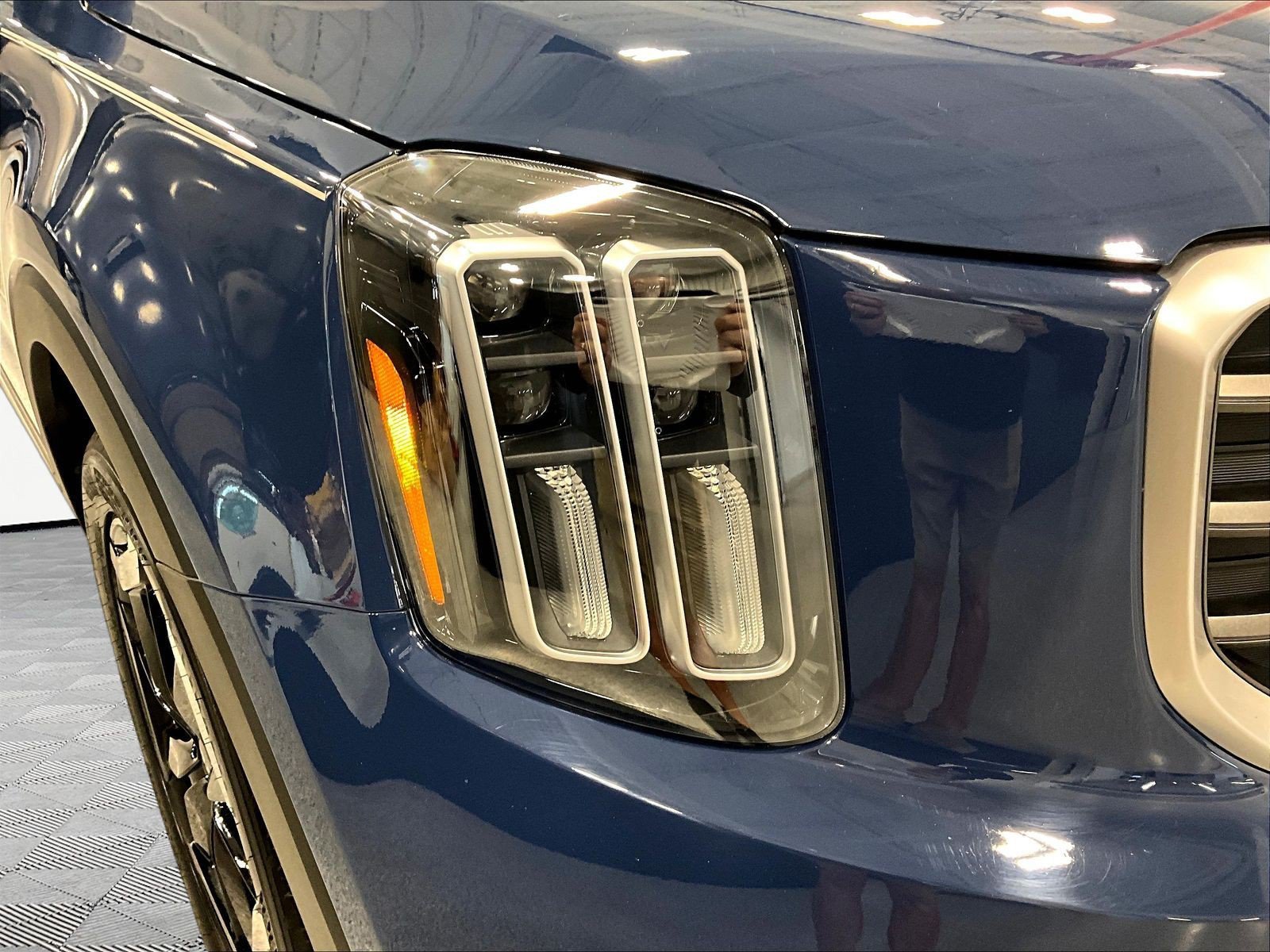 Used 2025 Kia Telluride S FWD image 33
