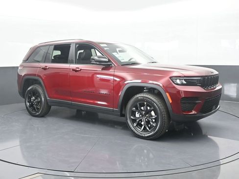 New 2025 Jeep Grand Cherokee Altitude RWD image 8