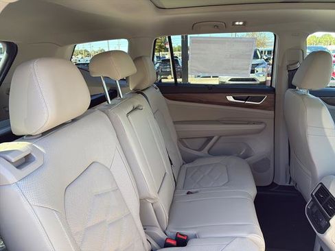 New 2026 Volkswagen Atlas SE FWD image 7