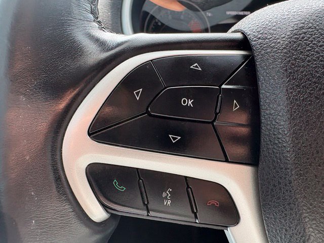 Used 2018 Jeep Cherokee Trailhawk w/ Cold Weather Group AWD/4WD image 22