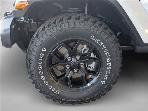 New 2026 Jeep Gladiator Sport AWD/4WD image 10