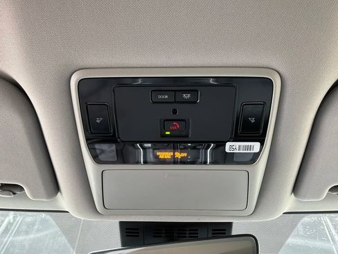 Used 2025 Toyota Grand Highlander FWD image 18