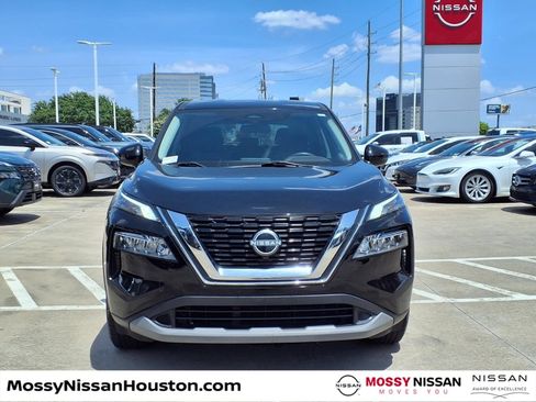 Used 2023 Nissan Rogue SV FWD image 3