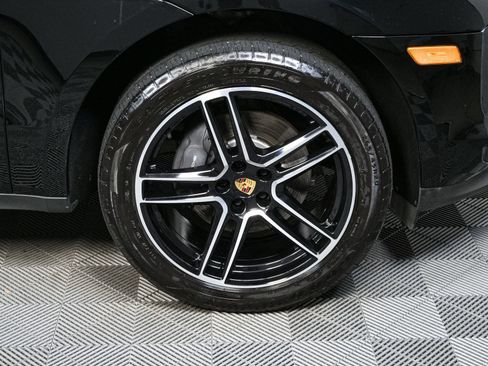 Certified 2020 Porsche Macan AWD/4WD image 39