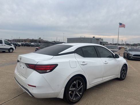 Certified 2025 Nissan Sentra SV image 24