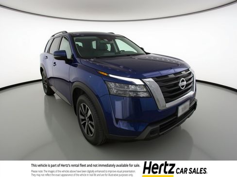Used 2025 Nissan Pathfinder SV image 1