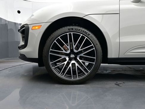 New 2026 Porsche Macan AWD/4WD image 6