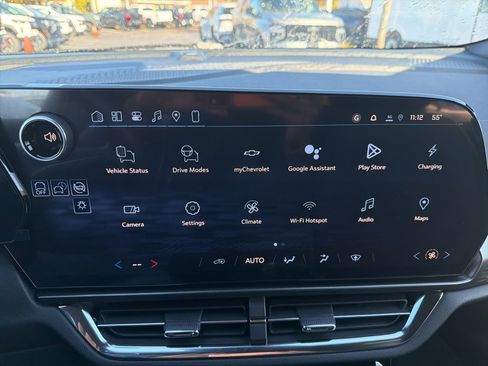 New 2026 Chevrolet Equinox EV LT image 9