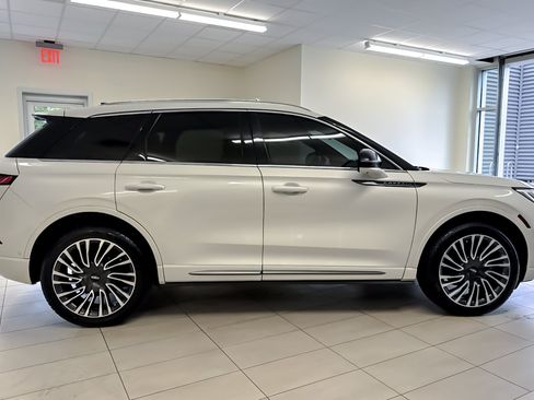 Used 2020 Lincoln Corsair Reserve w/ Equipment Group 202A AWD/4WD image 3