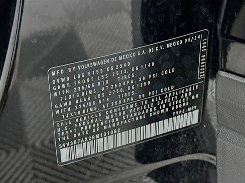 Used 2024 Volkswagen Tiguan SE image 30