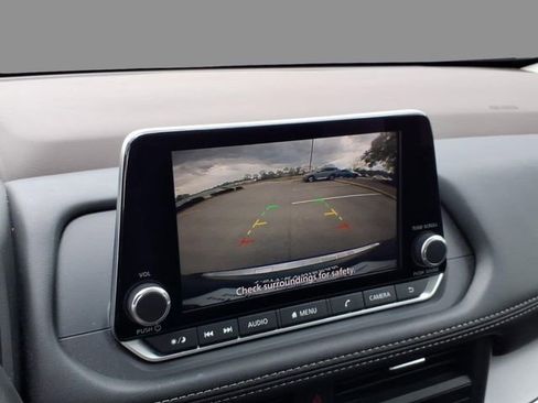 Used 2023 Nissan Rogue SV w/ SV Premium B Package image 27