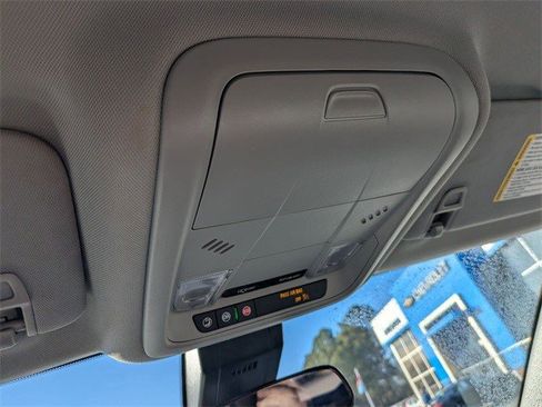 Certified 2022 Chevrolet Equinox LT w/ Driver Convenience Package image 27