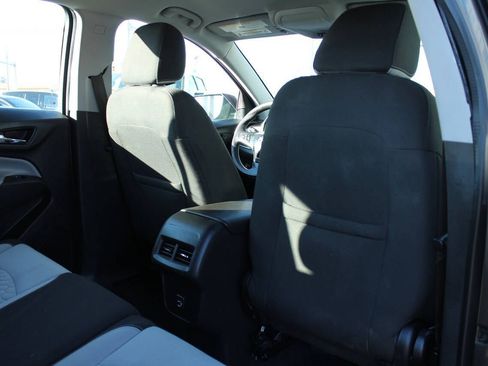 Used 2020 Chevrolet Equinox LS image 38