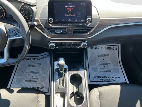 Used 2024 Nissan Altima 2.5 SV FWD image 11