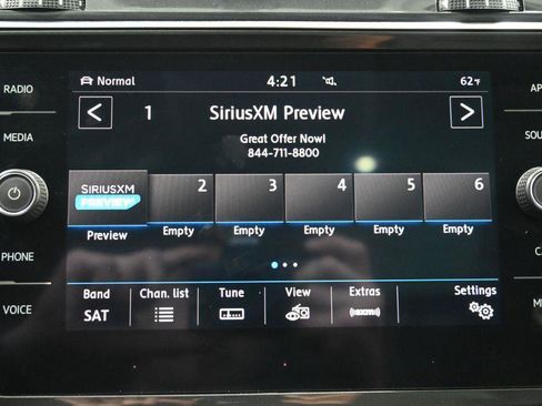 Used 2018 Volkswagen Tiguan SE w/ Panoramic Sunroof Package AWD/4WD image 22