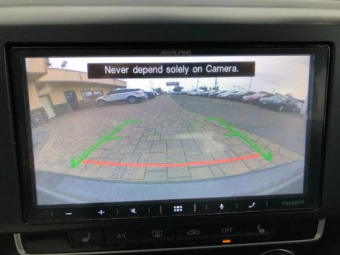 Used 2015 Volkswagen Golf 4-Door FWD image 24