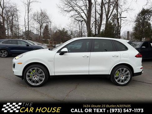 Used 2018 Porsche Cayenne S Platinum image 11