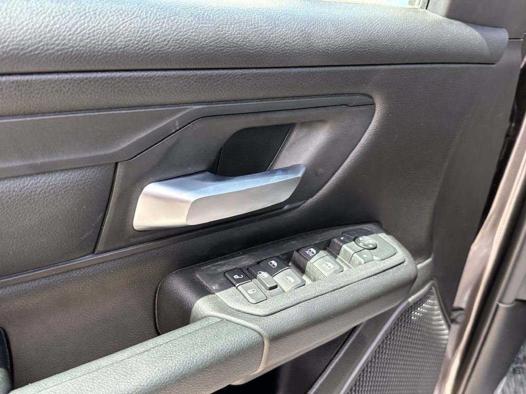 New 2026 RAM 1500 Express AWD/4WD image 19