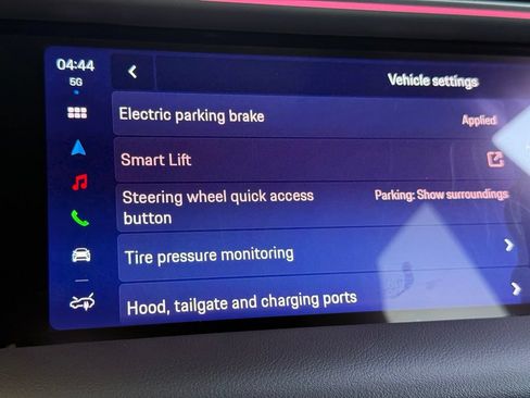 Used 2025 Porsche Macan 4S Electric AWD/4WD image 18