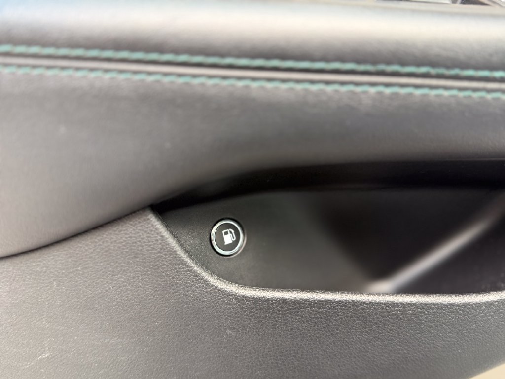 Used 2019 Chrysler Pacifica Limited w/ Advanced Safetytec Group FWD image 22